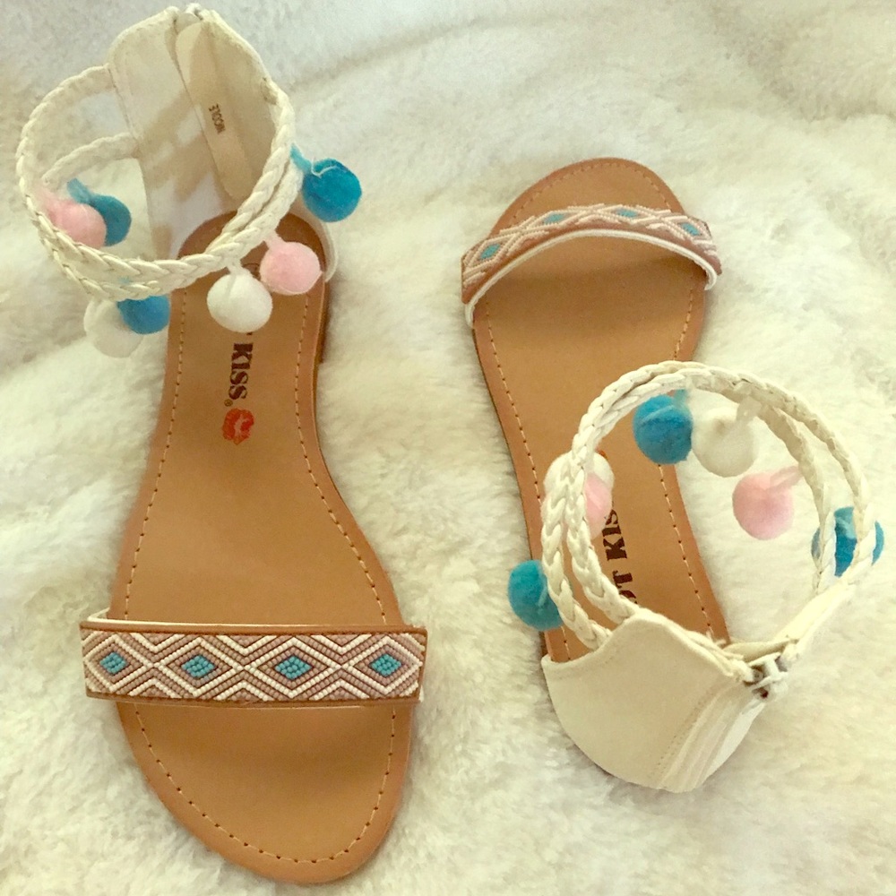 Hot Kiss pom pom sandals
